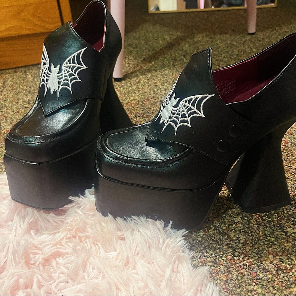 Dolls Kill The Grave Girls Chunky Embroidered Bat Black Chunky Platform Heels